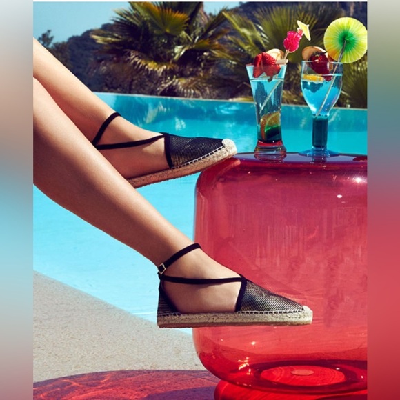 NEW Jimmy Choo Donna Metallic Striped Strappy Gold Black Espadrille Sandal 8.5 - Picture 2 of 16